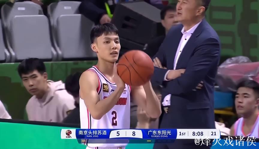 广东击退浙江迎两连胜!徐杰带伤坚守,萨姆纳强势回归,杜锋力保不翻船 广东击退浙江迎两连胜!徐杰带伤坚守,萨姆纳强势回归,杜锋力保不翻船